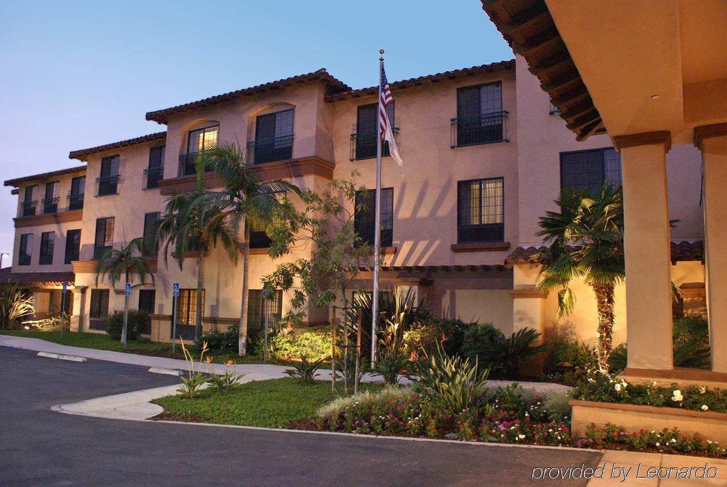 Hampton Inn & Suites Camarillo Exterior photo