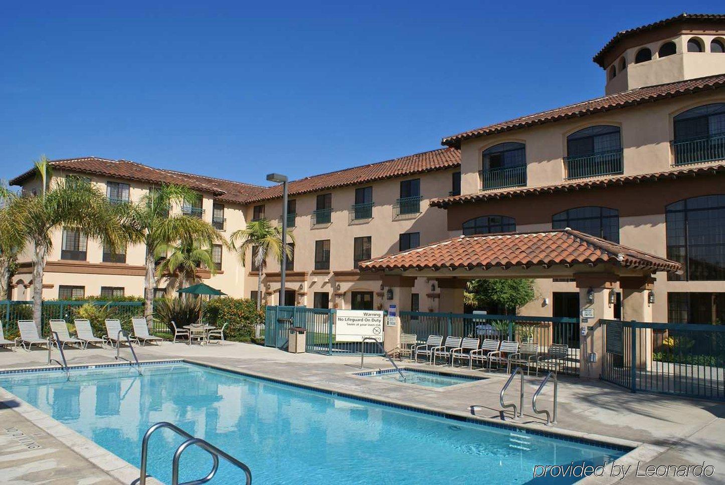 Hampton Inn & Suites Camarillo Exterior photo